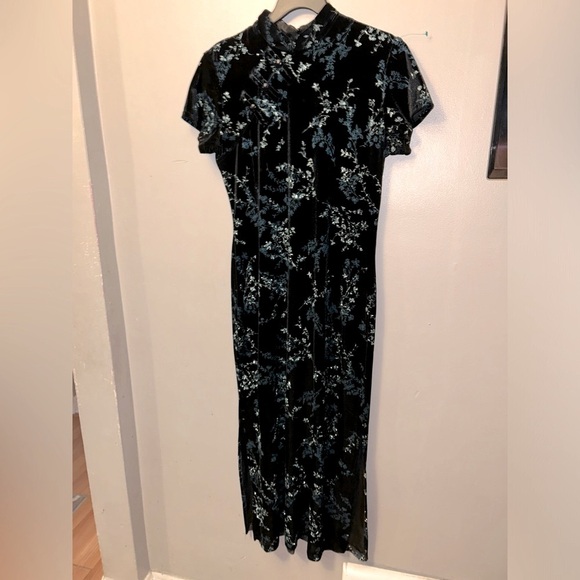 Dress Barn Dresses & Skirts - Mandarin collar dress - black velvet/glitter floral Asian inspired maxi